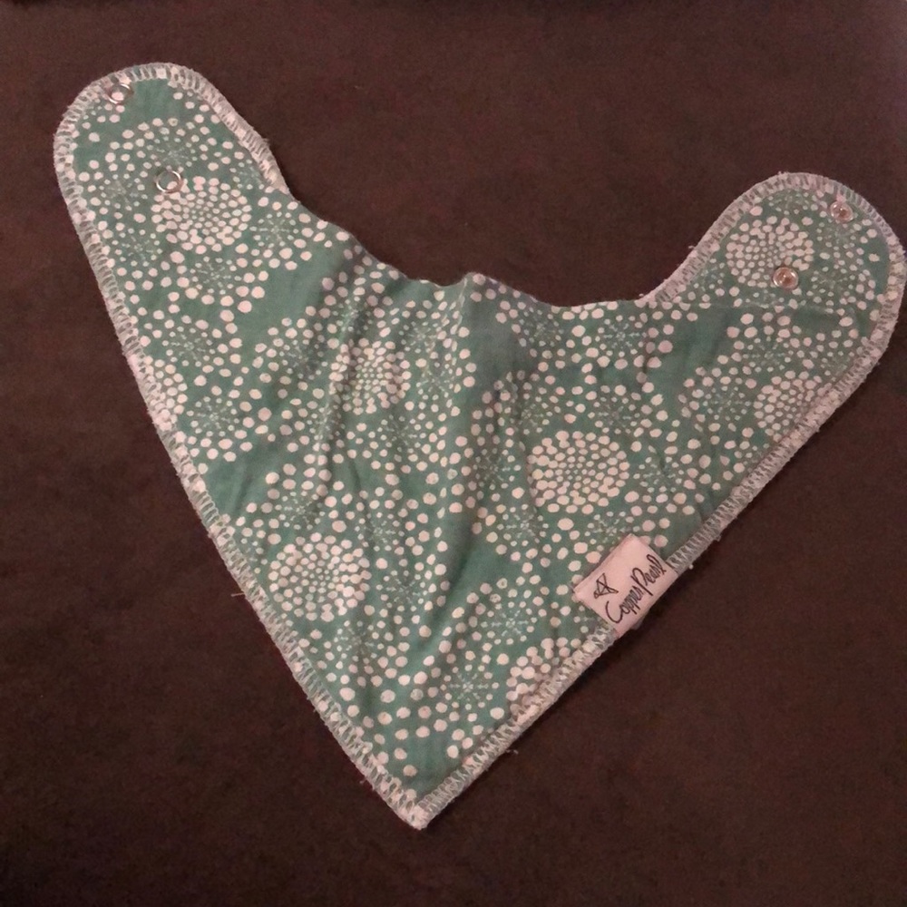 🍼 Sea Foam Green and White Bib 🍼